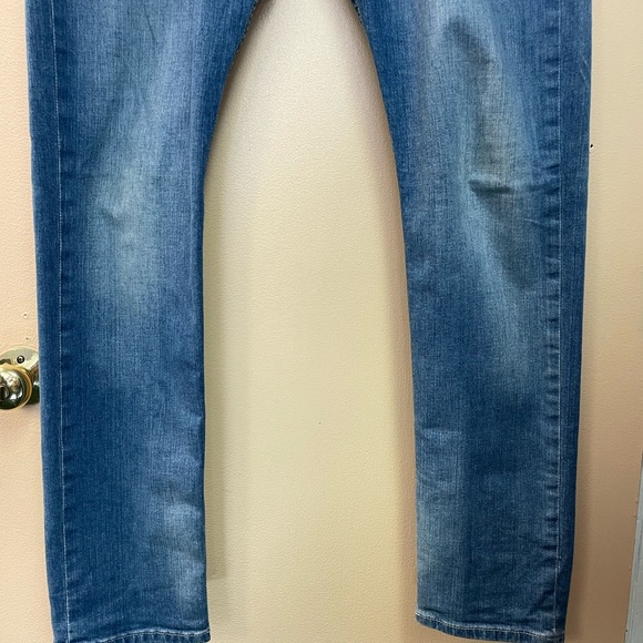 •MENS Diesel distressed jean - Picture 3 of 9